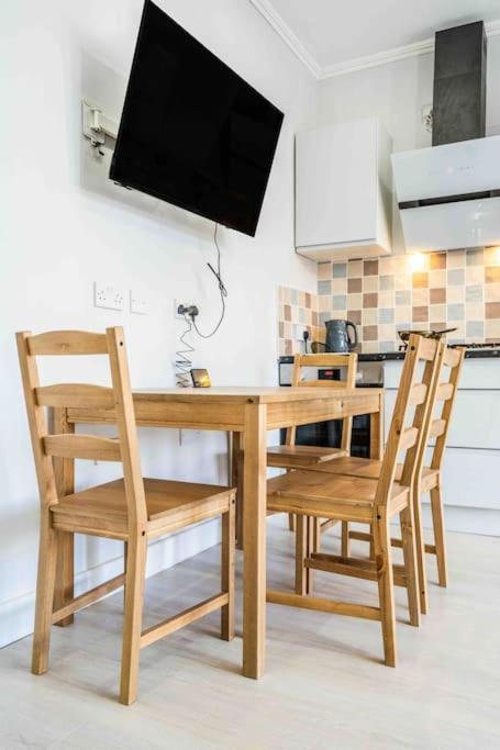 Ferienwohnung Beautiful Flat With Free Parking Birmingham Exterior foto